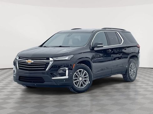 Used 2023 Chevrolet Traverse LT image 1
