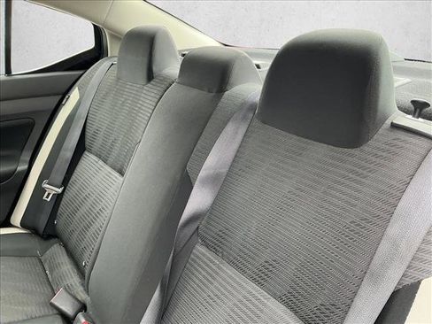 Used 2022 Nissan Versa SV image 14