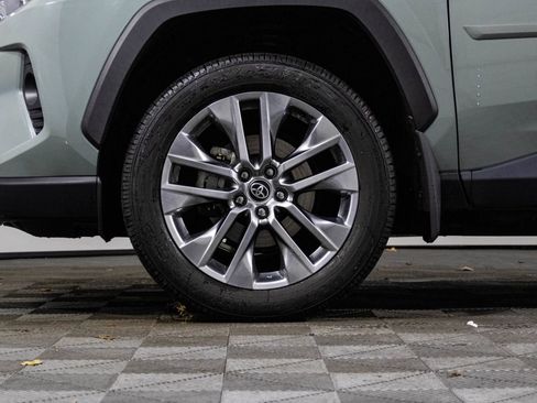 Used 2021 Toyota RAV4 XLE Premium image 46