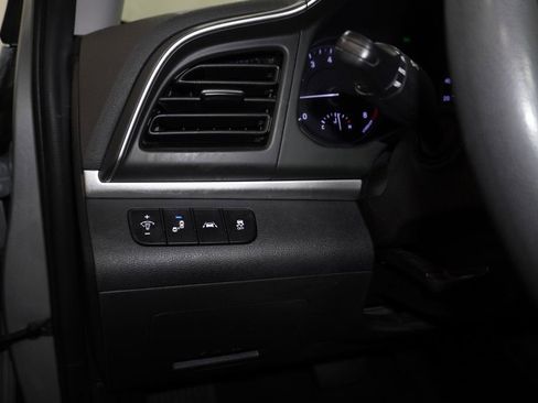 Used 2020 Hyundai Elantra SEL w/ Cargo Package (C1) FWD image 18