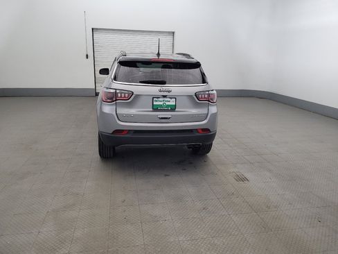 Used 2019 Jeep Compass Limited w/ Safety & Security Group AWD/4WD image 6