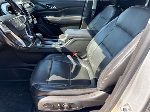 Used 2018 GMC Acadia SLT image 21