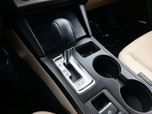 Used 2016 Subaru Outback 2.5i Limited image 21