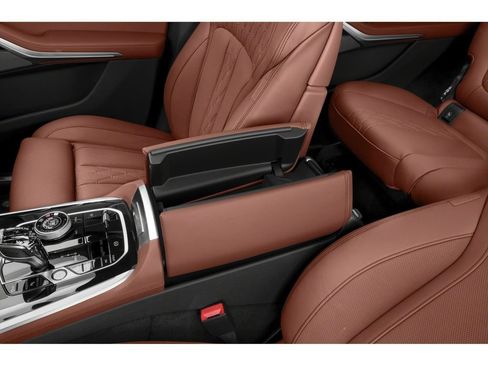 Used 2025 BMW ALPINA XB7 AWD/4WD image 10