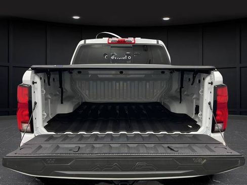 Used 2025 Chevrolet Colorado Z71 AWD/4WD image 25