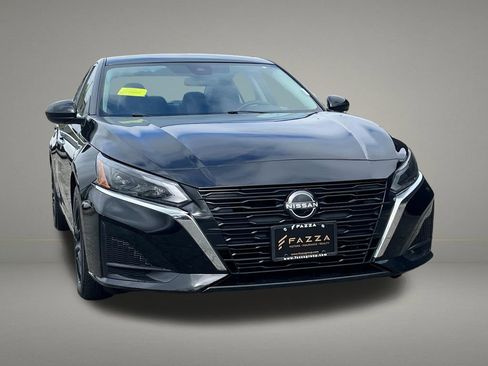 Used 2023 Nissan Altima 2.5 S FWD image 8