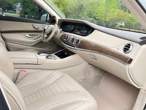 Used 2017 Mercedes-Benz S 550 Sedan image 23