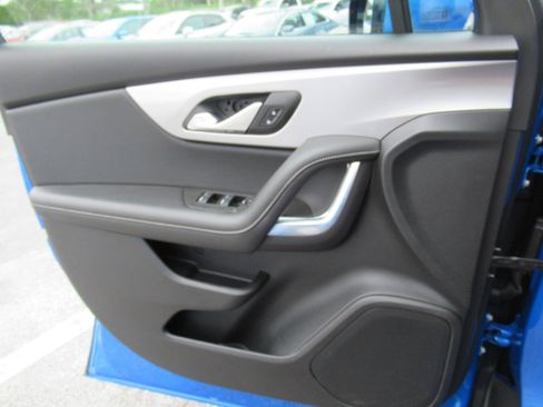 Used 2025 Chevrolet Blazer LT FWD image 20