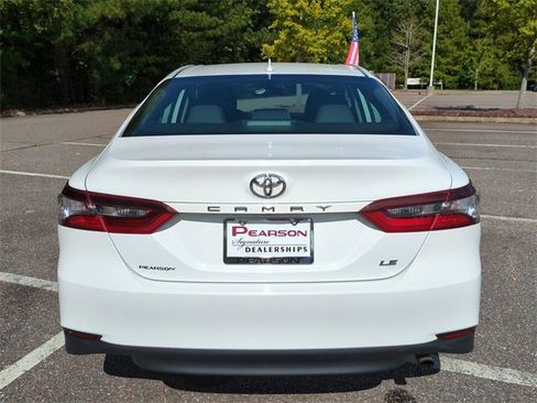 Used 2023 Toyota Camry LE image 5