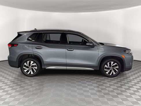 Used 2025 Volkswagen Tiguan S FWD image 8
