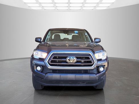 Used 2021 Toyota Tacoma SR5 RWD image 2