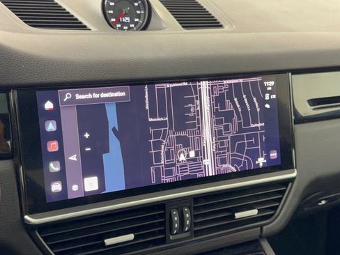 Certified 2023 Porsche Cayenne Coupe AWD/4WD image 23