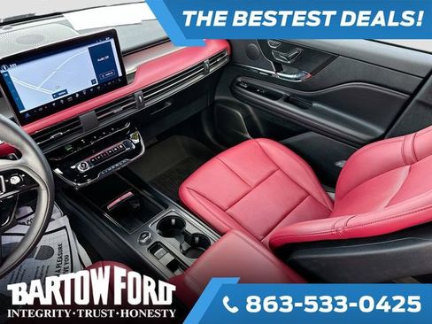Used 2025 Lincoln Corsair Reserve image 23
