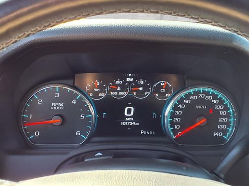 Used 2020 Chevrolet Suburban Premier w/ Premier Plus Edition image 19