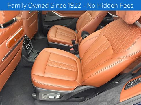 Used 2023 BMW X7 xDrive40i w/ Executive Package AWD/4WD image 21