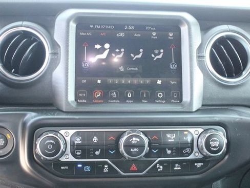 Used 2021 Jeep Wrangler Unlimited Sahara w/ Cold Weather Group AWD/4WD image 16