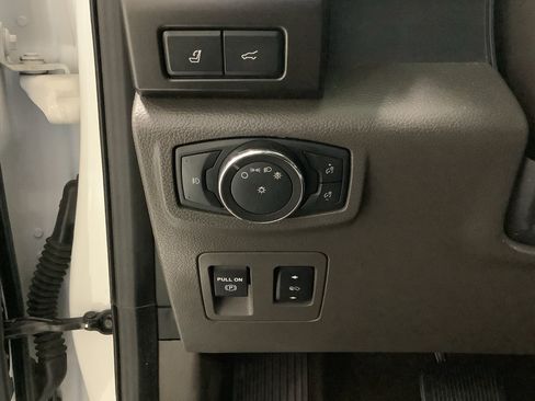Used 2021 Ford Expedition Limited AWD/4WD image 16