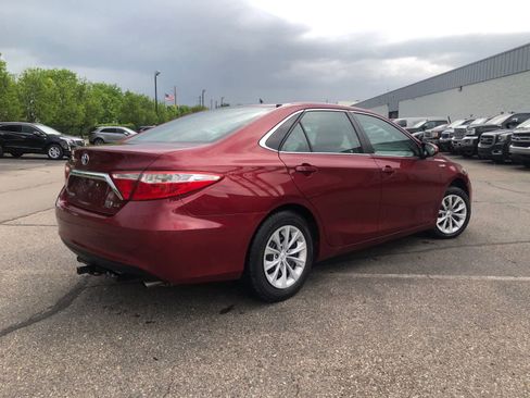 Used 2015 Toyota Camry LE FWD image 3