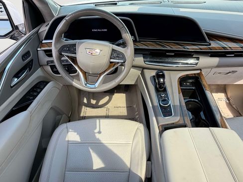 Used 2022 Cadillac Escalade Sport Platinum w/ LPO, ONYX Package AWD/4WD image 7
