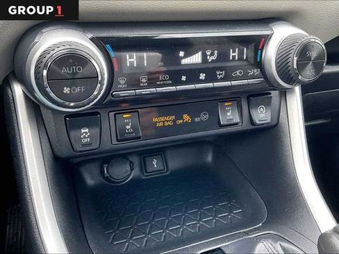 Certified 2020 Toyota RAV4 XLE w/ Convenience Package image 36
