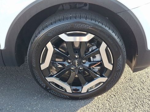 Used 2025 Kia Telluride S FWD image 8