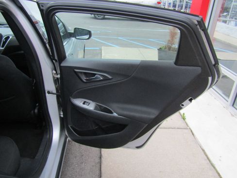 Used 2021 Chevrolet Malibu LT FWD image 12