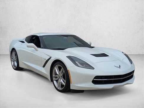 Used 2019 Chevrolet Corvette Stingray Coupe RWD image 3
