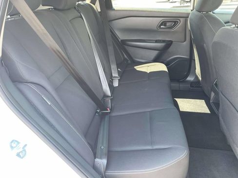 Used 2024 Nissan Rogue S AWD/4WD image 29