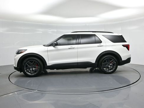Certified 2025 Ford Explorer ST-Line w/ Premium Package image 31