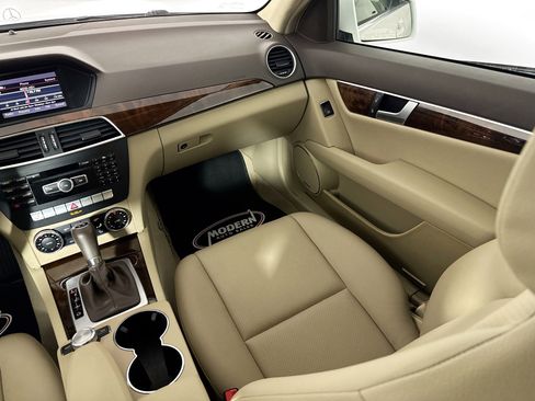Used 2013 Mercedes-Benz C 300 4MATIC Sedan image 28