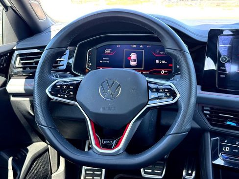 Certified 2025 Volkswagen Jetta GLI Autobahn image 29
