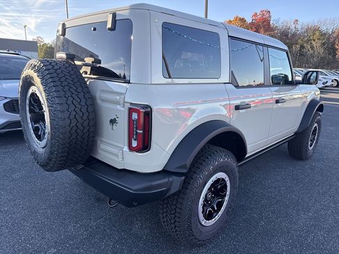 New 2025 Ford Bronco Badlands w/ Sasquatch Package AWD/4WD image 7