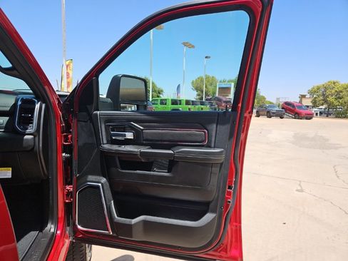 New 2026 RAM 2500 Laramie AWD/4WD image 14
