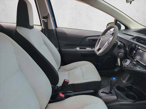 Used 2015 Toyota Prius C One FWD image 18