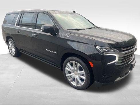 Used 2024 Chevrolet Suburban High Country image 10