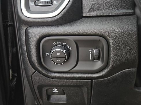 New 2026 RAM 1500 Express AWD/4WD image 16