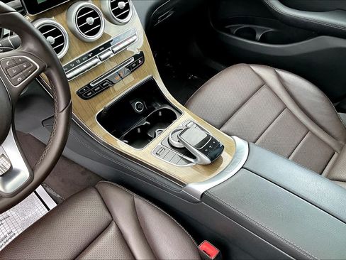 Used 2017 Mercedes-Benz GLC 300 4MATIC image 17