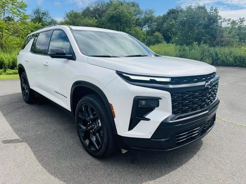 Used 2024 Chevrolet Traverse RS w/ LPO, Floor Liner Package image 12