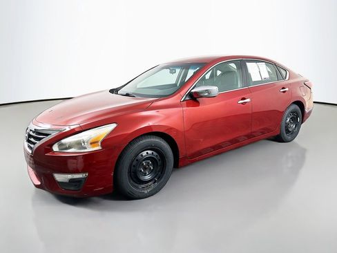 Used 2015 Nissan Altima 2.5 S w/ Power Driver Seat Package FWD image 3