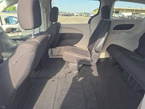 Used 2024 Chrysler Voyager LX FWD image 17