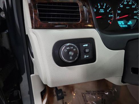 Used 2016 Chevrolet Impala LTZ FWD image 13