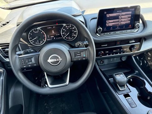 Used 2024 Nissan Rogue SV AWD/4WD image 49