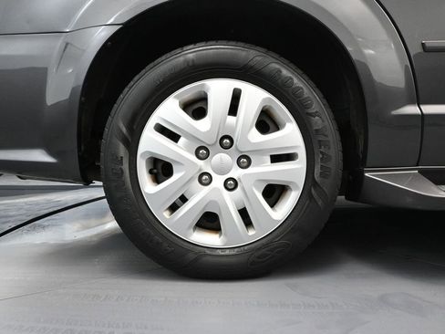 Used 2017 Dodge Grand Caravan SE w/ Power Window Group image 17