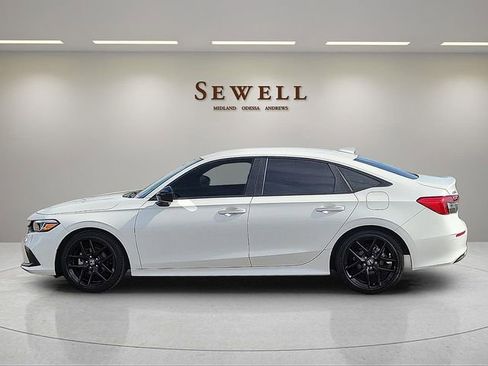 Used 2022 Honda Civic Sport image 2