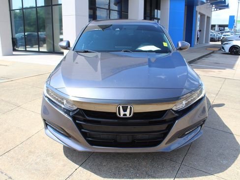 Used 2019 Honda Accord Sport image 2