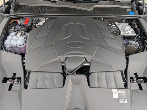 Certified 2026 Porsche Cayenne AWD/4WD image 27