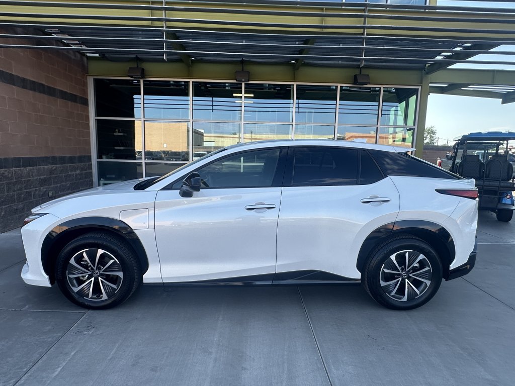 Used 2024 Lexus RZ 450e Premium AWD/4WD image 6