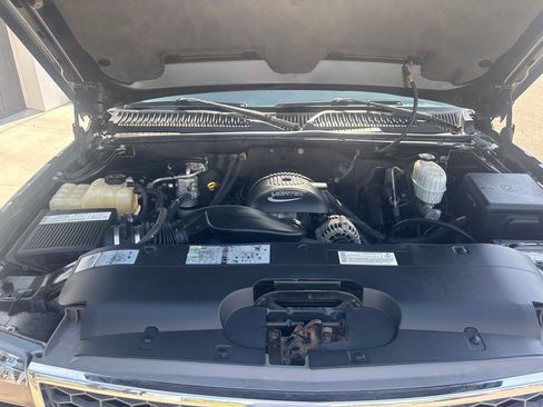 Used 2005 Chevrolet Silverado 2500 LS AWD/4WD image 31