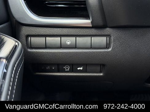 Used 2024 Nissan Rogue SL FWD image 23