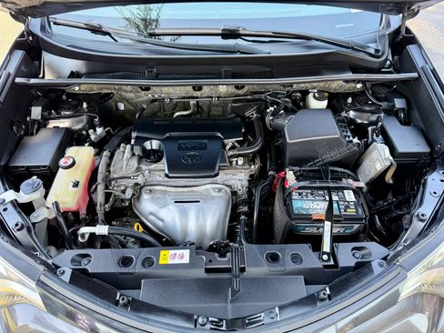 Used 2018 Toyota RAV4 SE AWD/4WD image 18